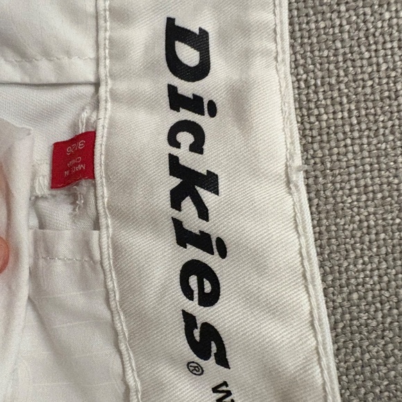 Dickies white jeans size 26.    Price 29$ - Picture 6 of 9